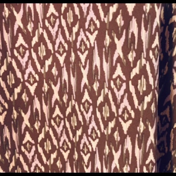 Torrid women brown pink top Aztec pattern, v back slit, sleeveless Sz 3X - Picture 2 of 14